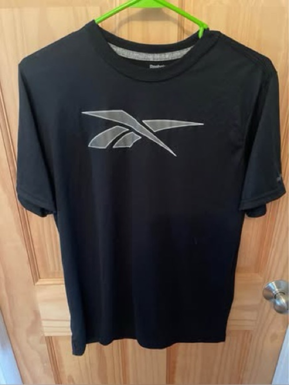 New Without tags Boys Size XL (18-20) Reebok Black Play Dry T-Shirt